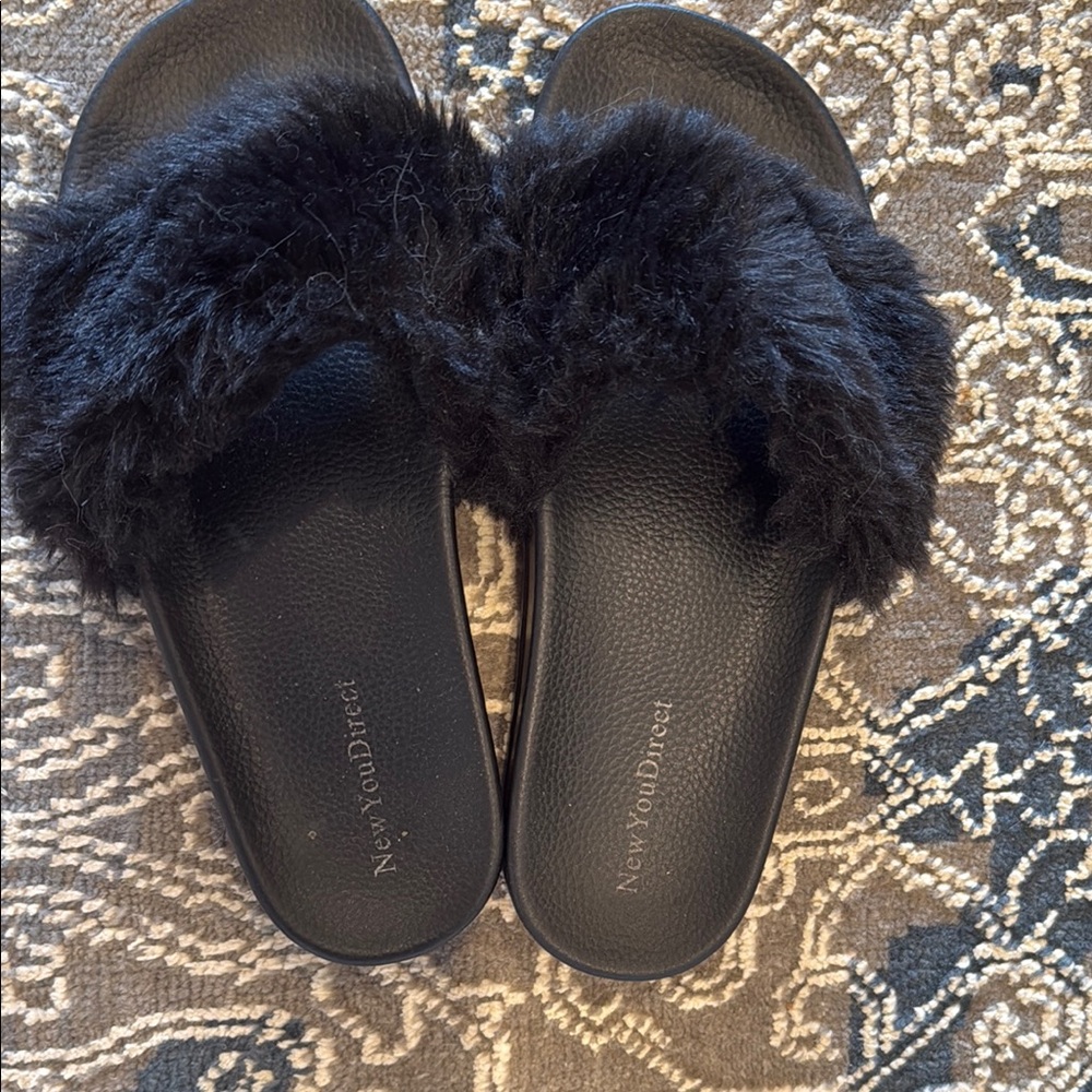 Black Furry slides with Leather-Like Finish